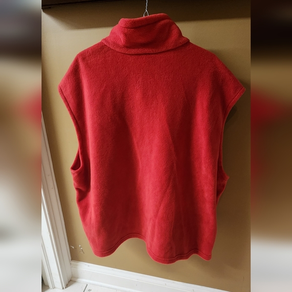 Fleece Red Vest - Picture 3 of 3